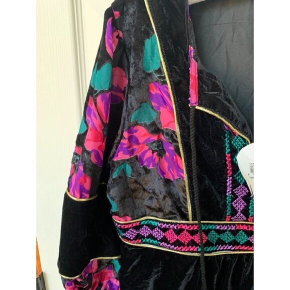 Beautiful NWT Purple Magic Black Velvet Blouse - Picture 2 of 7